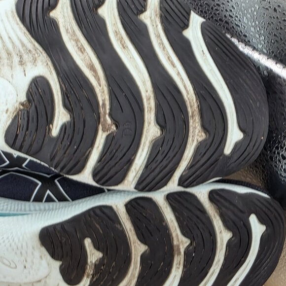 Womens 7 Asics Gel Nimbus 24 Green Running Shoes Sneakers 1012B201 - Picture 10 of 11